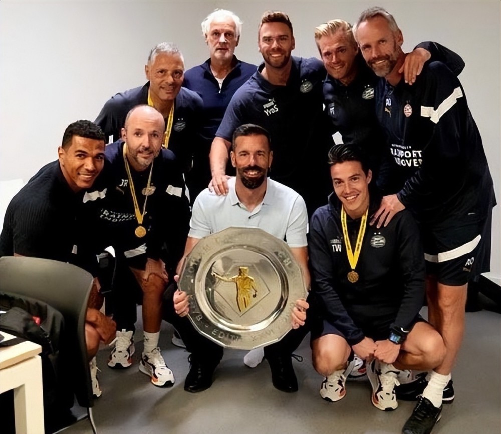 亚博登录入口-包含意大利杯赛程吃紧；埃因霍温关键时刻临场应变；更衣室稳定；赛季目标并未改变的词条